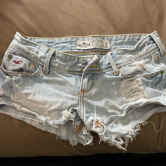 Hollister lot 7 pair size 0, 1 & 3 shorts and 1 pair of khakis - Picture 1 of 14